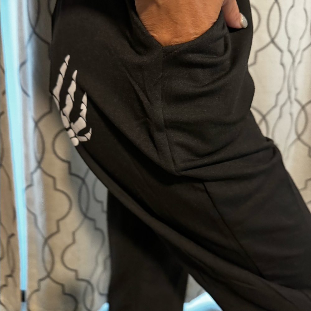 SKELETON HAND RUNNING JOGGER NEW - Picture 2 of 7